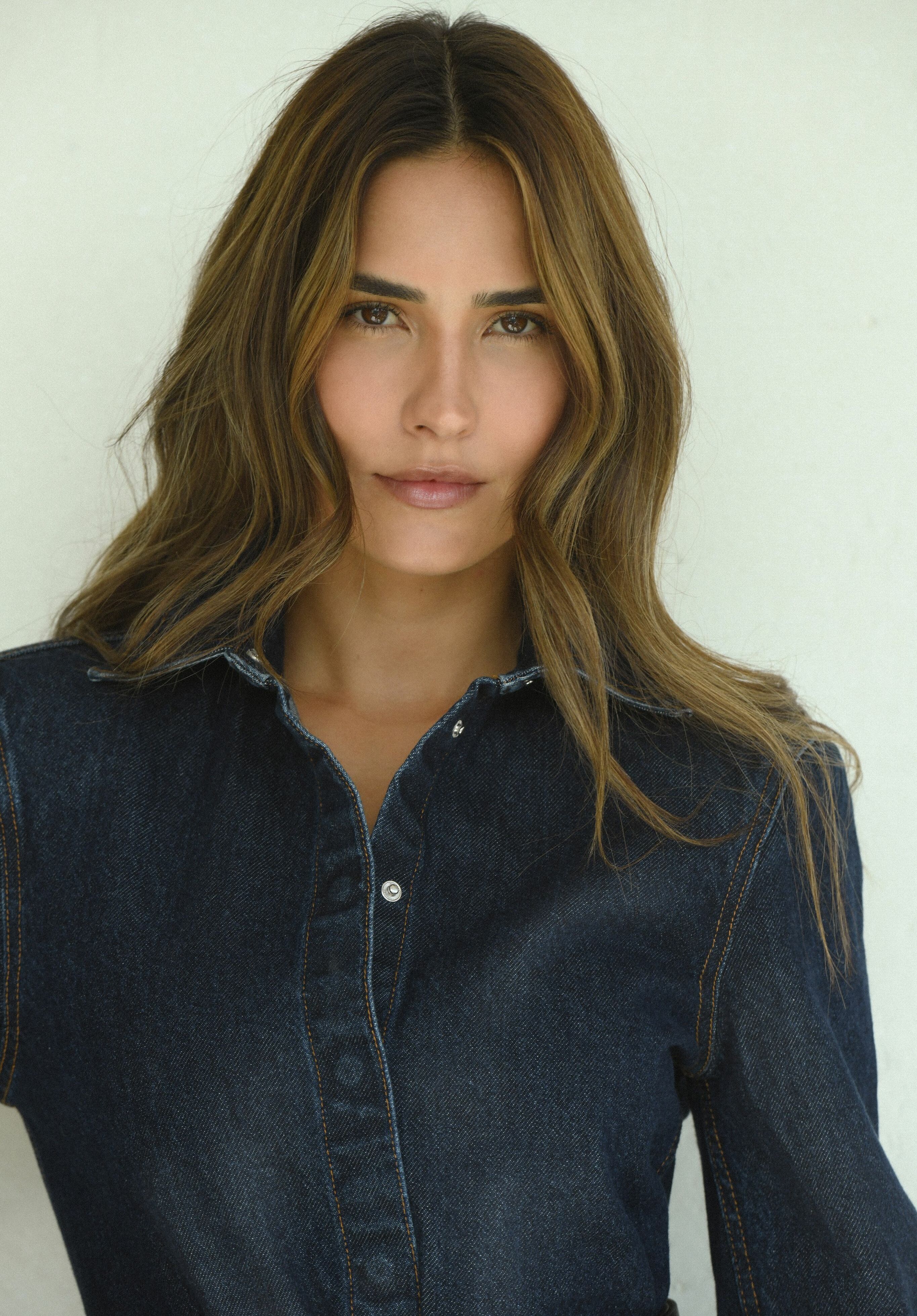 Juliana A | Women - Mainboard | Lind Models